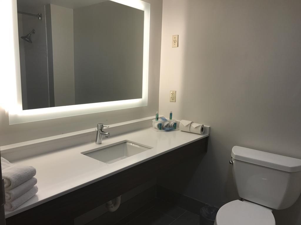Holiday Inn Express Hotel & Suites Louisville East By Ihg Eksteriør bilde
