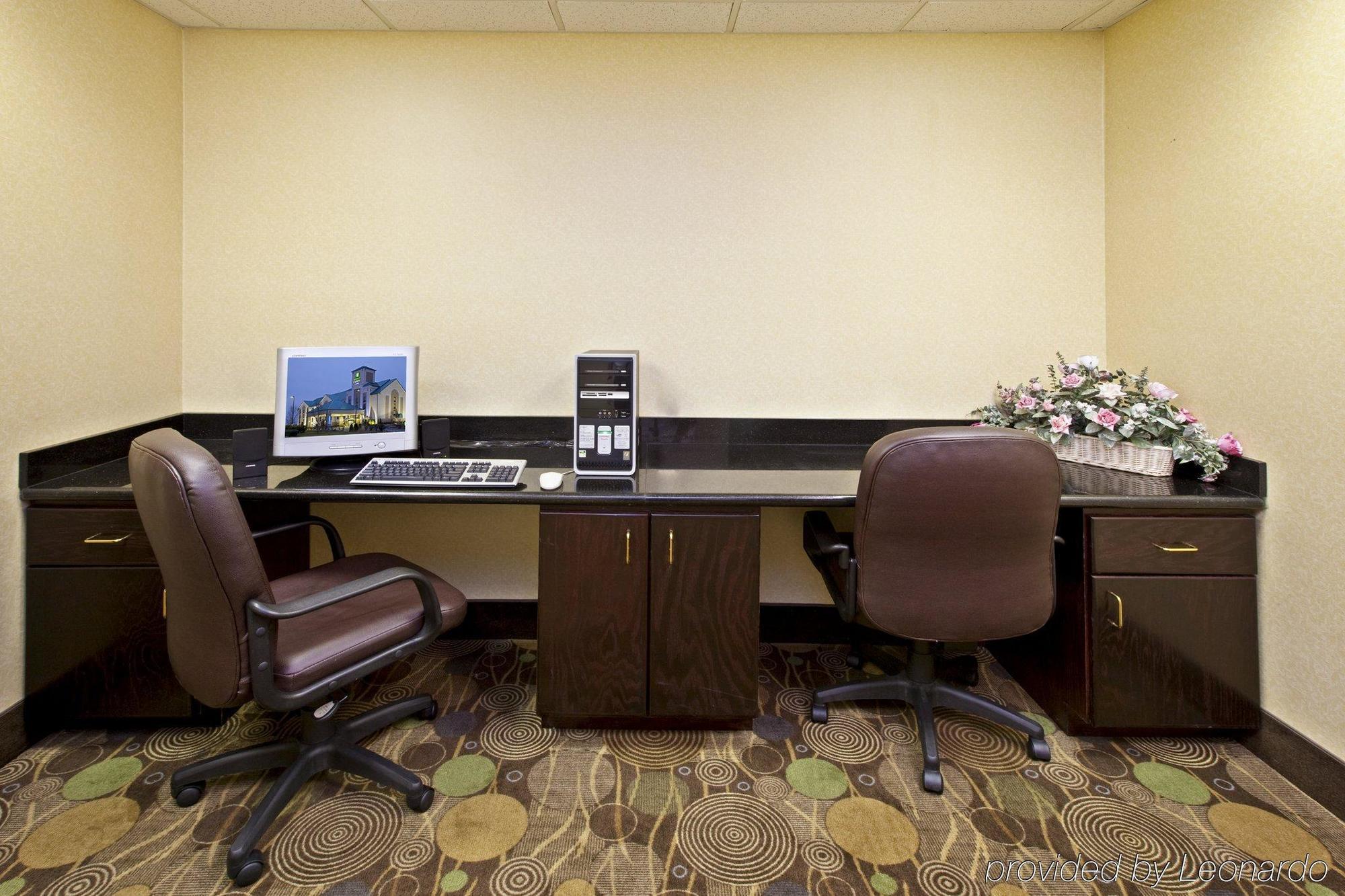 Holiday Inn Express Hotel & Suites Louisville East By Ihg Eksteriør bilde